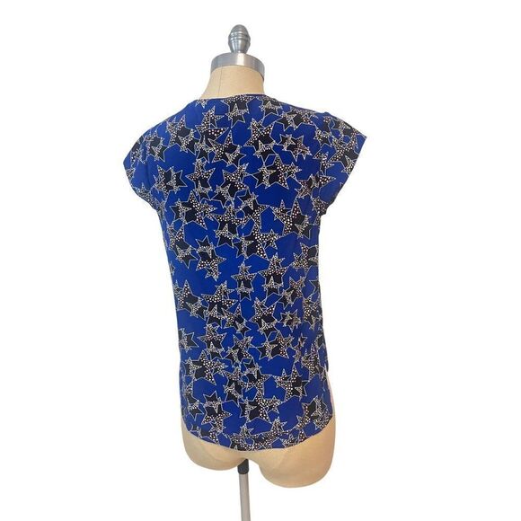 Diane Von Furstenberg DVF 100% silk Blue Star Print Blouse Size 4 - Picture 4 of 6